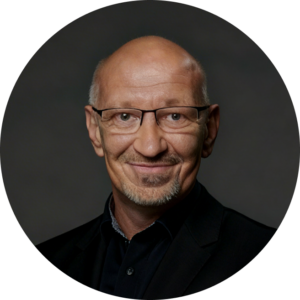 Portraitfoto von Maik Degenhart